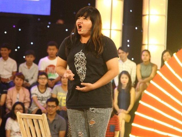 Giải trí - Vợ Trấn Thành liên tục bị "lôi ra" để chọc cười khán giả