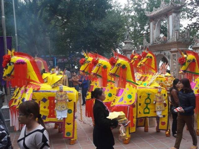 Tin tức trong ngày - Hà Tĩnh: Đốt hàng trăm "con ngựa" mỗi ngày tại đền Củi