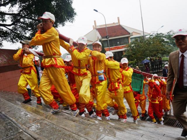 Tin tức trong ngày - Lãnh đạo tỉnh Nghệ An lên tiếng về cặp bánh chưng 7 tạ