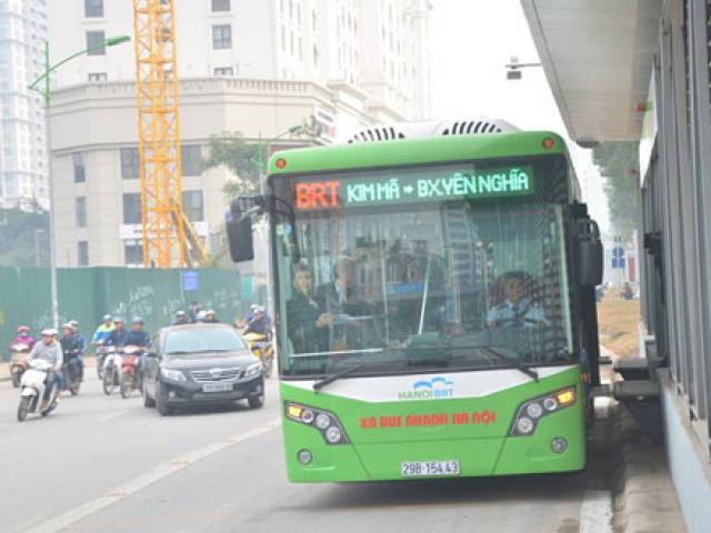 Tin tức trong ngày - Buýt nhanh HN chính thức bán vé sau 1 tháng miễn phí