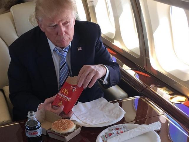 Thế giới - Lý do bất ngờ khiến Trump “nghiện” đồ ăn nhanh
