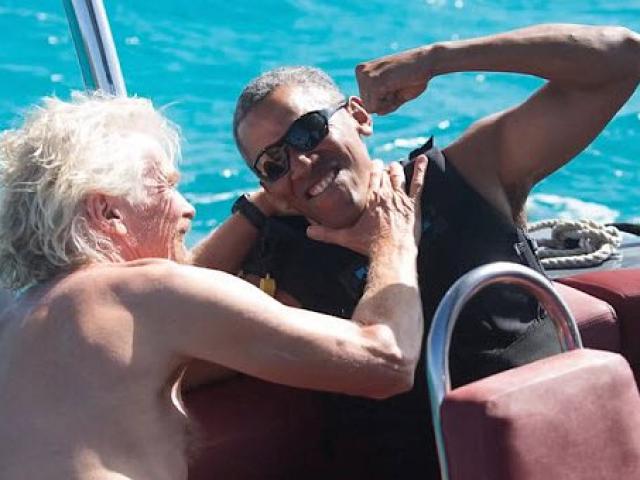 Cựu Tổng thống Mỹ Obama lướt ván diều đánh bại tỷ phú