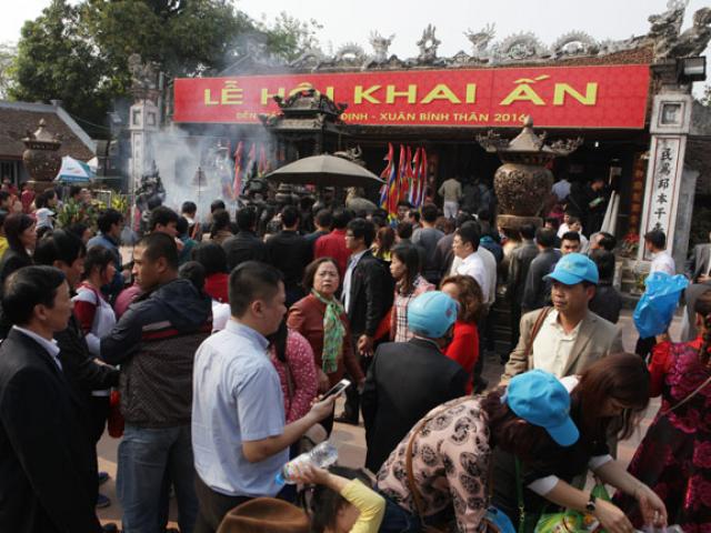 Gửi xe ở đâu tránh bị “chặt chém” khi đến đền Trần Nam Định