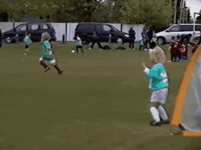 Tranh vui - Ảnh động: Những tình huống hài hước của các bé gái