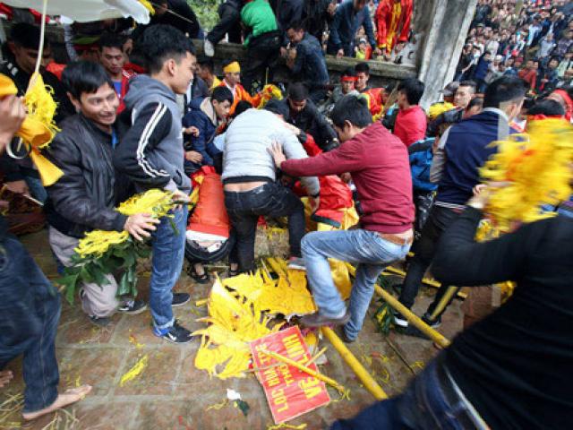 Tin tức trong ngày - VN có gần 8000 lễ hội: Có nên gộp lại để giảm thói rong chơi vô lối?