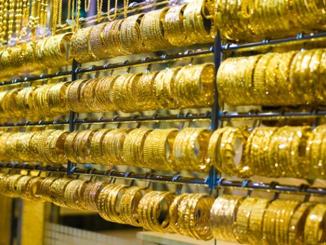 Tài chính - Bất động sản - Giá vàng hôm nay 10/2: Lao dốc giảm mạnh, đà tăng đã hết?