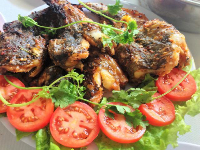 Ẩm thực - Độc, lạ cá mao ếch nướng muối ớt