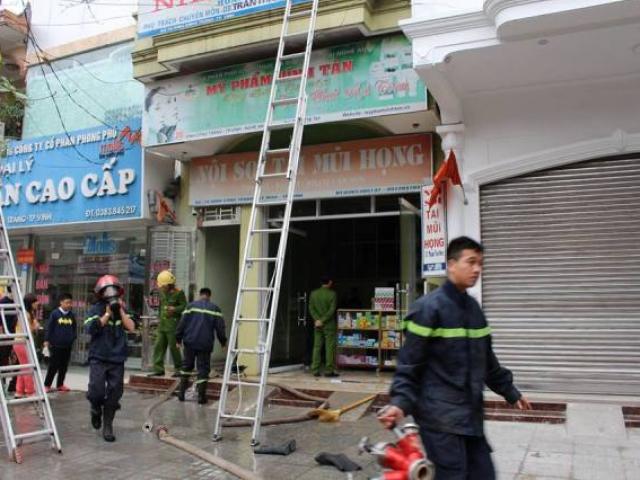 Tin tức trong ngày - Nghệ An: 5 người la hét kêu cứu trong ngôi nhà cháy