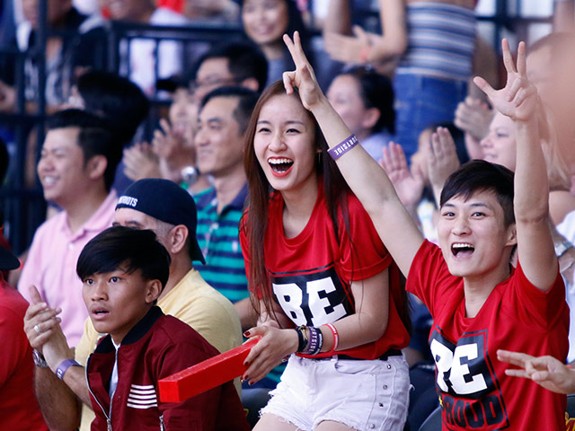 Thể thao - Người đẹp vượt ngàn km "tiếp lửa" Saigon Heat thắng trận