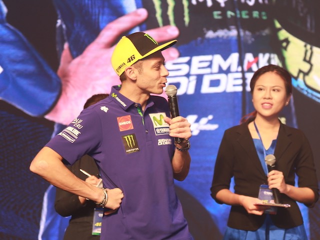 Thế giới xe - Gặp tay đua mô tô số 1 thế giới tại Việt Nam