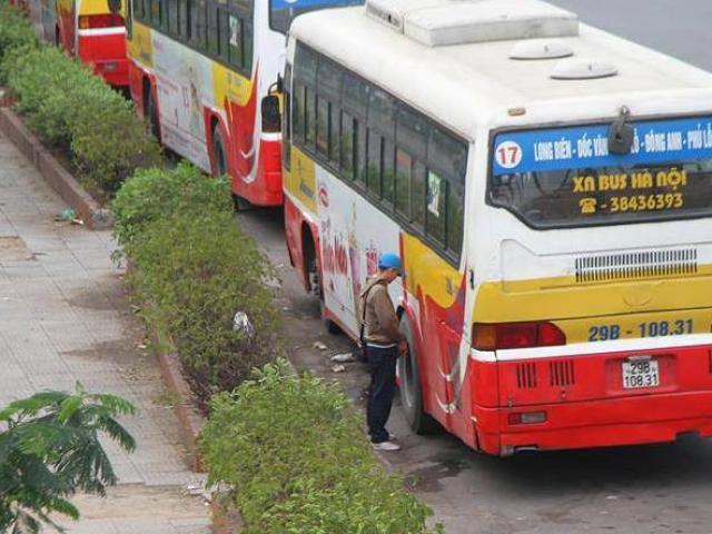 Tin tức trong ngày - Tè bậy phạt tiền triệu: "Phạt nặng thế này, tè ra quần cũng phải chịu"