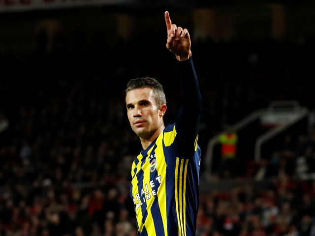 Bóng đá - Tin HOT bóng đá tối 14/2: Van Persie bị phạt nặng vì Arsenal