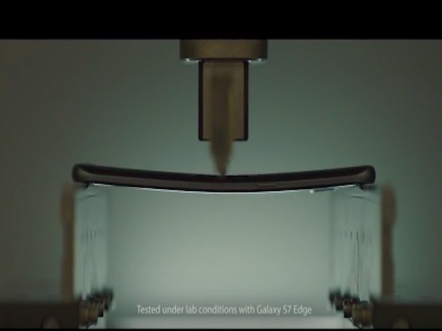 Công nghệ thông tin - Samsung tung video quy trình kiểm định chất lượng smartphone