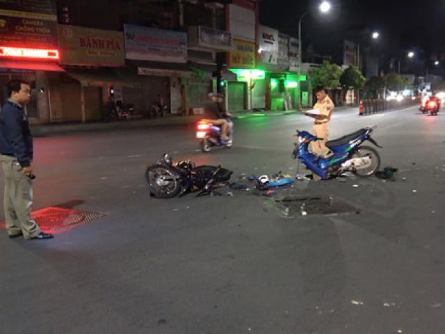 Tin tức trong ngày - Xe máy gãy đôi tối Valentine, 2 cặp nam nữ bị thương