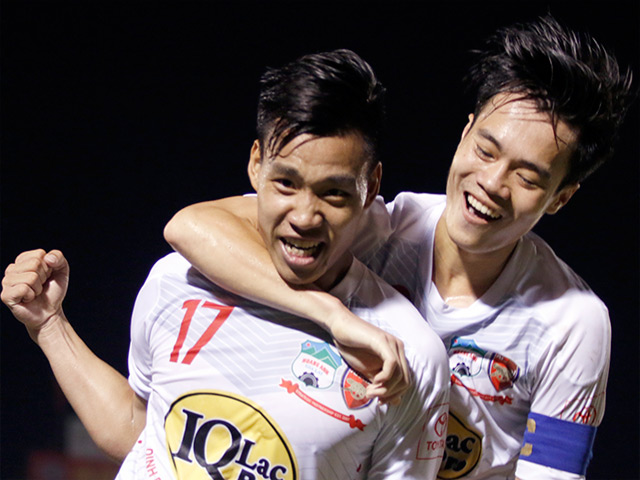 Bóng đá - HLV "Chelsea VN": Công Phượng bị "bắt chết" nhưng...