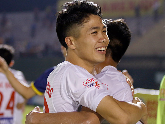 Bóng đá - Bị thay ra sân, Công Phượng vẫn "vui không thể tả"