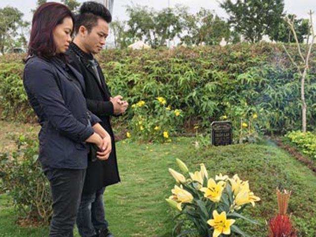 Ca nhạc - MTV - Tùng Dương hát mộc "Hoa ban trắng" bên mộ Trần Lập