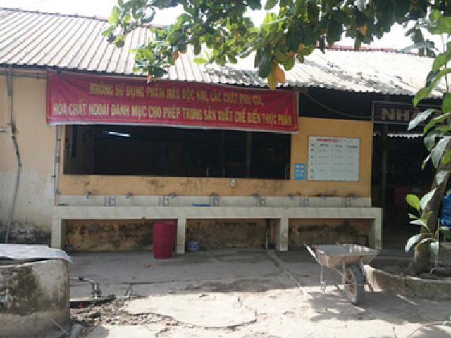 Tin tức trong ngày - Thanh niên treo cổ trong nhà xe trường tiểu học