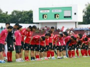 Bóng đá - Sau &quot;trò hề&quot;, Minh Phương &amp; CLB Long An cúi đầu xin lỗi