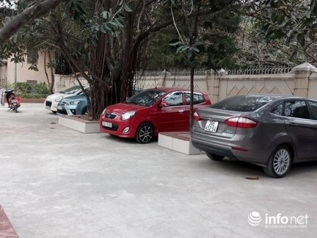 Tiểu học Khương Đình lên tiếng vụ xe ô tô vào trường gây nguy hiểm cho học sinh