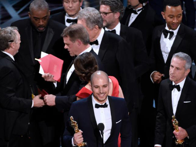 Phim - Oscar 2017 gây sốc khi công bố nhầm giải quan trọng nhất