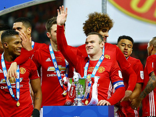 Bóng đá - MU: “Ăn hôi” cúp, ngôi sao tủ kính Rooney bị chế giễu