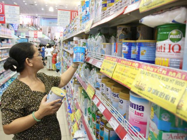 Thị trường - Tiêu dùng - Công ty sữa phải kê khai giá bán buôn, bán lẻ tối đa cho người dùng