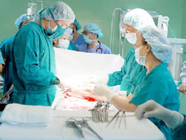 Sức khỏe đời sống - Cứu sống sản phụ bị nhau cài răng lược phức tạp