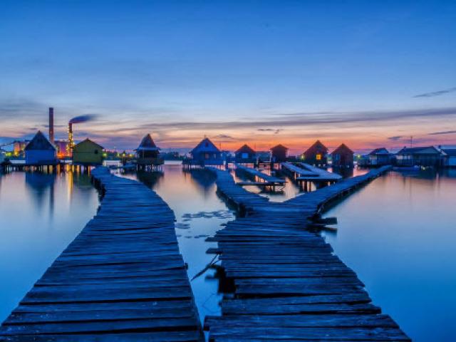 Du lịch - Bí ẩn ngôi làng nổi hẻo lánh, đẹp như tranh ở Hungary