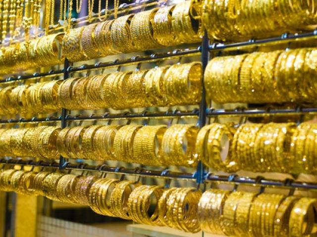 Tài chính - Bất động sản - Giá vàng hôm nay 3/3: Lao dốc trước sức ép lãi suất