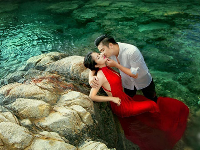 Phim - Chân dài Việt đẹp mê ly ở nơi hơn cả Tuyệt Tình Cốc