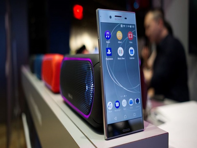 Dế sắp ra lò - Sony Xperia Z5 Premium với Xperia XZ Premium: "Kẻ tám lạng, người nửa cân"