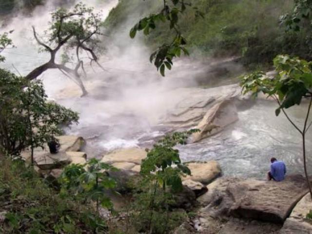 Du lịch - Kỳ lạ dòng sông nước sôi huyền bí giữa rừng Amazon