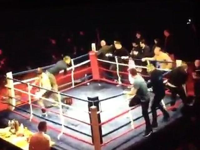 Thể thao - MMA: Hỗn chiến 20 người, gậy, gạch, đá "bay như mưa"