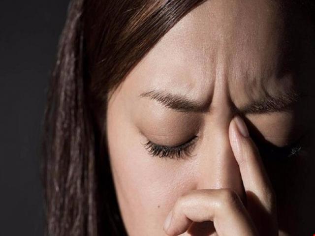 Sức khỏe đời sống - 7 dấu hiệu nguy hiểm từ những cơn đau đầu bất thường