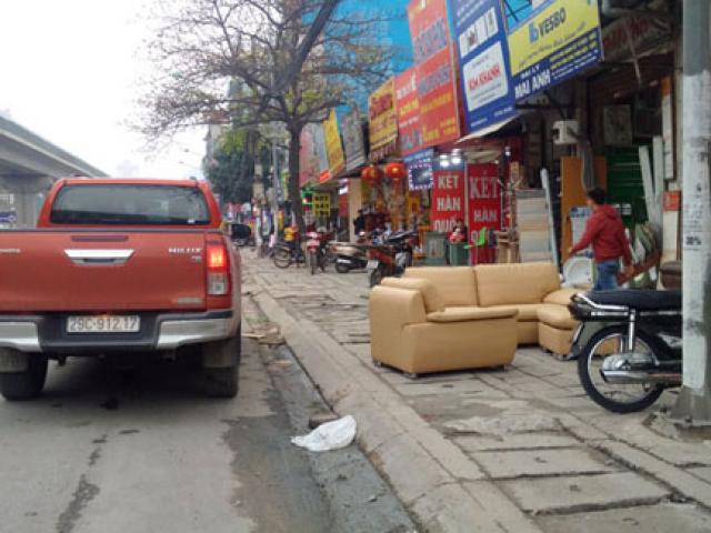 Tin tức trong ngày - Vỉa hè HN vẫn y nguyên sau thư ngỏ của chủ tịch quận