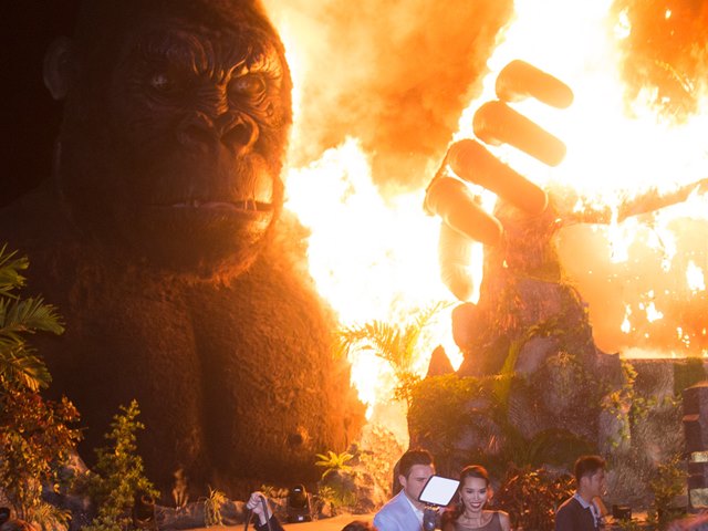 Sân khấu "Kong" 1 tỷ cháy rụi, sao Việt hoảng hốt, BTC nói gì?