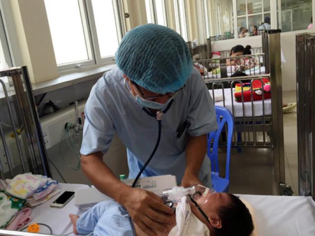 Sức khỏe đời sống - Vì sao số trẻ mắc và tử vong do ho gà không ngừng gia tăng?