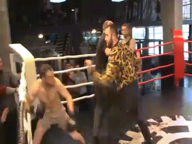Thể thao - Boxing: Bị chơi bẩn, "cân" luôn cả đội đối thủ