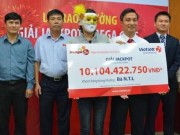 Tin tức trong ngày - Thêm một phụ nữ đeo mặt nạ nhận giải jackpot “khủng”