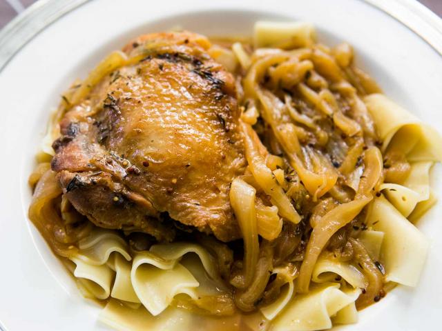 Ẩm thực - Gà om bia, món ngon đơn giản mà "vạn người mê"!