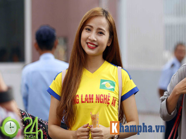 Bóng đá - Dàn hot girl xứ Nghệ "đại náo" sân Thống Nhất