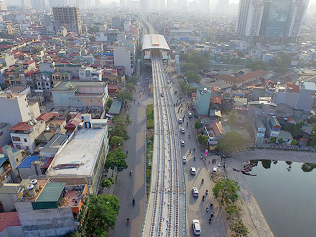 Ngắm tuyến đường sắt trên cao phục vụ 3 vạn khách mỗi giờ ở Hà Nội