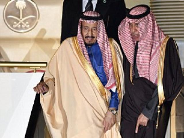 Vua siêu giàu Ả Rập mang trăm siêu xe tới gặp Nhật hoàng