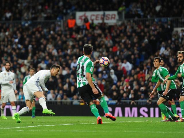 Bóng đá - Real Madrid – Betis: Sai lầm &amp; 2 cú đánh đầu đẳng cấp