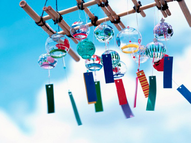 Bạn trẻ - Cuộc sống - Lý do cậu bé lấy trộm chuông gió khiến mọi người rơi nước mắt