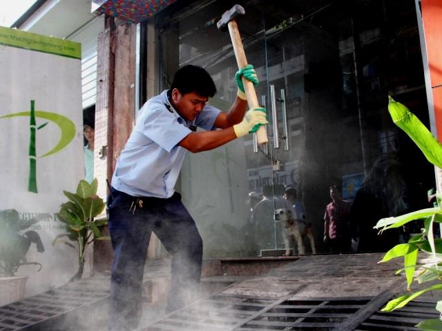Tin tức trong ngày - Chủ tịch TP.HCM: Phải thông báo trước khi “đập vỉa hè”
