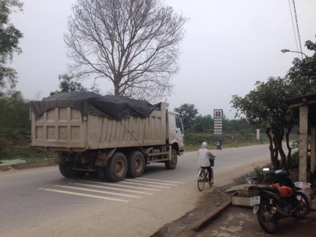 Pháp luật - Bắt 4 thanh tra giao thông nhận tiền bảo kê