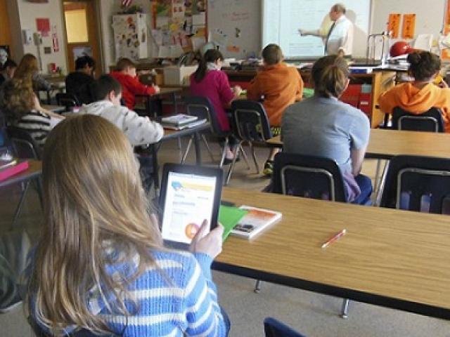 Công nghệ thông tin - "Cuộc chiến trong phòng học" của Apple, Microsoft và Google