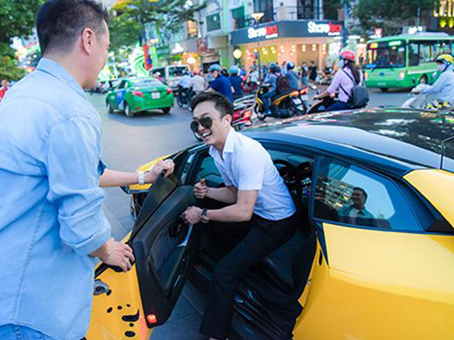 Ca nhạc - MTV - Siêu xe Cường Đôla và dàn xế "lóa mắt" trong clip nhạc Việt